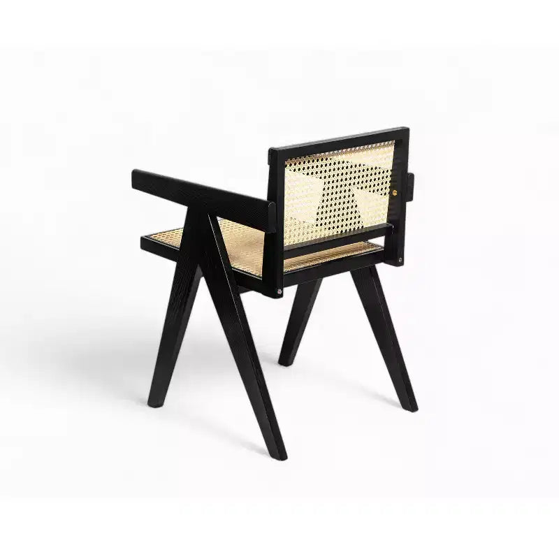 Chaise de salle à manger avec accoudoirs en bois d'hévéa et cannage et pieds en forme de V
