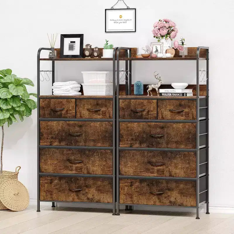 Commode à 5 tiroirs pour chambre à coucher - Tour de rangement en tissu avec plateau en bois, cadre en acier robuste, commode à poignée facile à tirer
