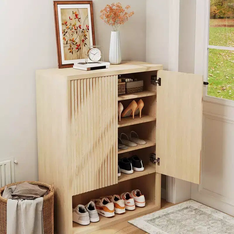 Meuble à chaussures à 5 niveaux cannelé de 113 cm de haut avec portes, meuble de rangement à chaussures moderne avec étagères réglables, autoportant pour entrée et couloir