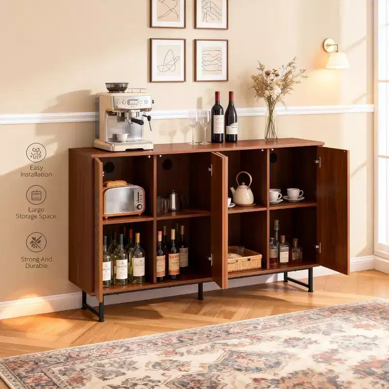 Buffet en noyer premium du milieu du siècle avec portes sculptées géométriques